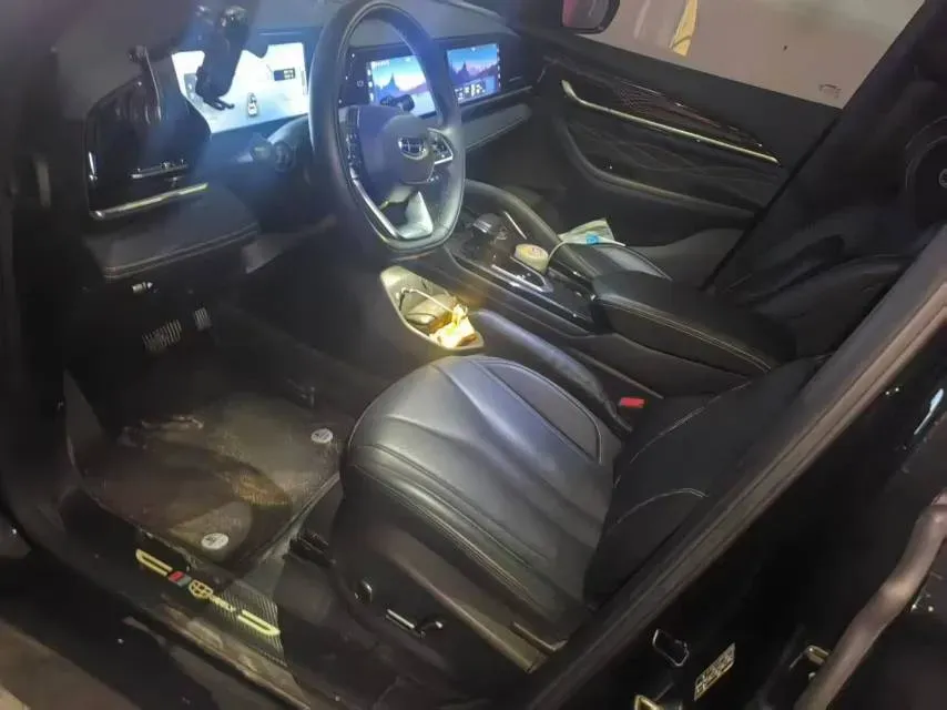 2024 Geely Monjaro 2.0T 218HP L4 7DCT,autocango,china used car exporter,china ev exporter,chinese used car exporter,chinese used ev exporter