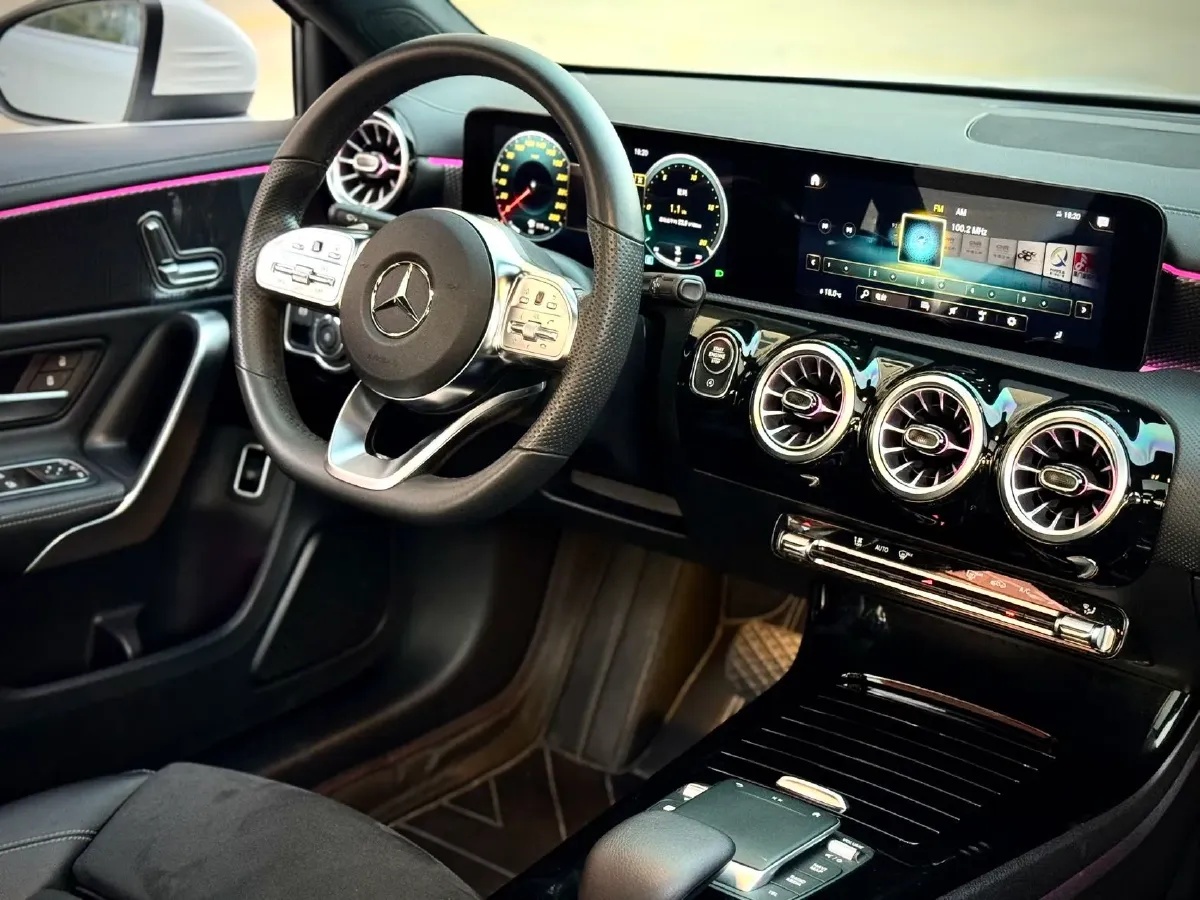 2021 Mercedes-Benz A Class 1.3T 163HP L4 7DCT,autocango,china used car exporter,china ev exporter,chinese used car exporter,chinese used ev exporter