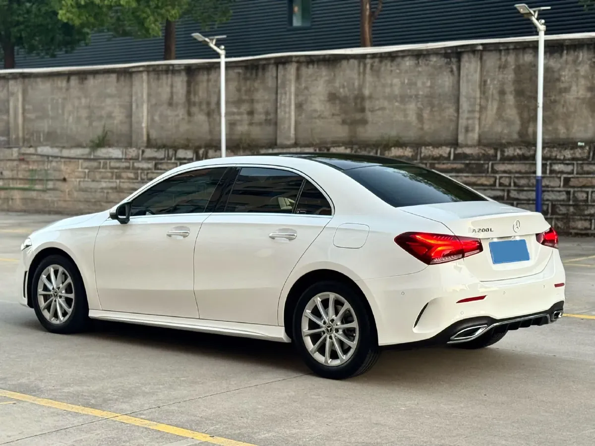 2021 Mercedes-Benz A Class 1.3T 163HP L4 7DCT,autocango,china used car exporter,china ev exporter,chinese used car exporter,chinese used ev exporter