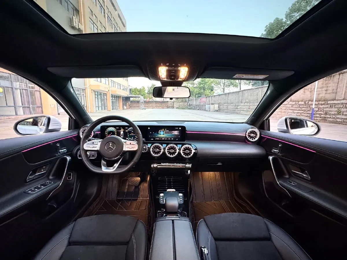 2021 Mercedes-Benz A Class 1.3T 163HP L4 7DCT,autocango,china used car exporter,china ev exporter,chinese used car exporter,chinese used ev exporter