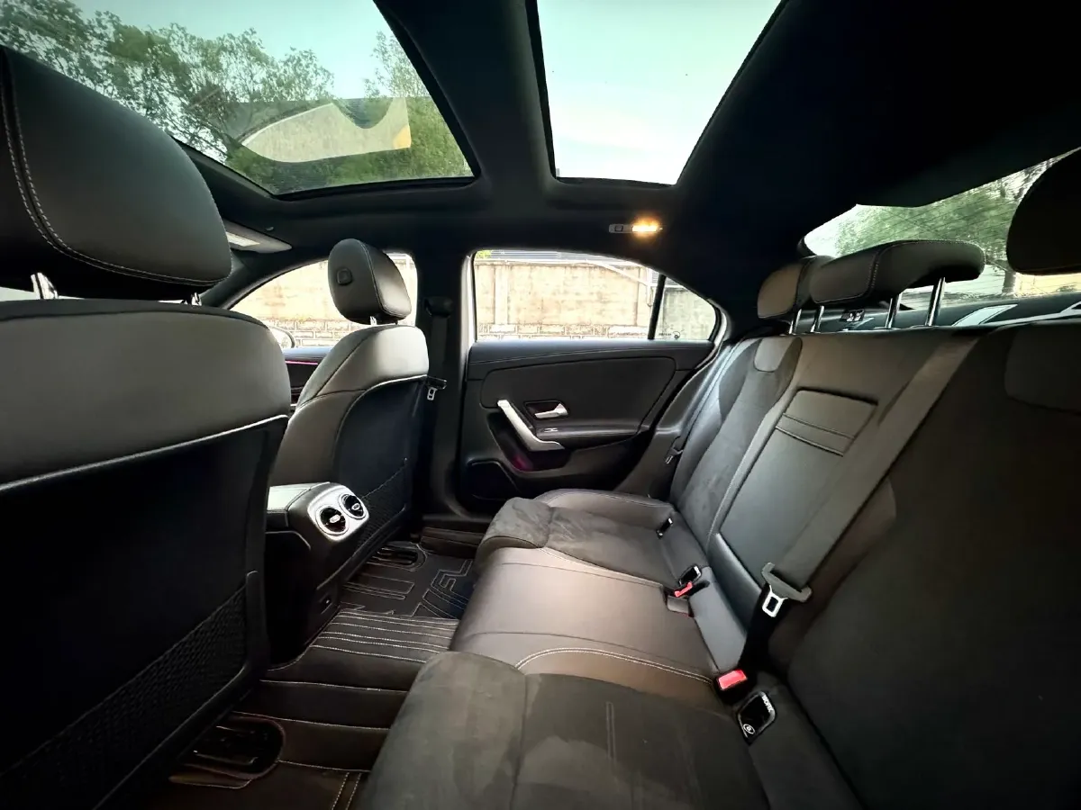 2021 Mercedes-Benz A Class 1.3T 163HP L4 7DCT,autocango,china used car exporter,china ev exporter,chinese used car exporter,chinese used ev exporter