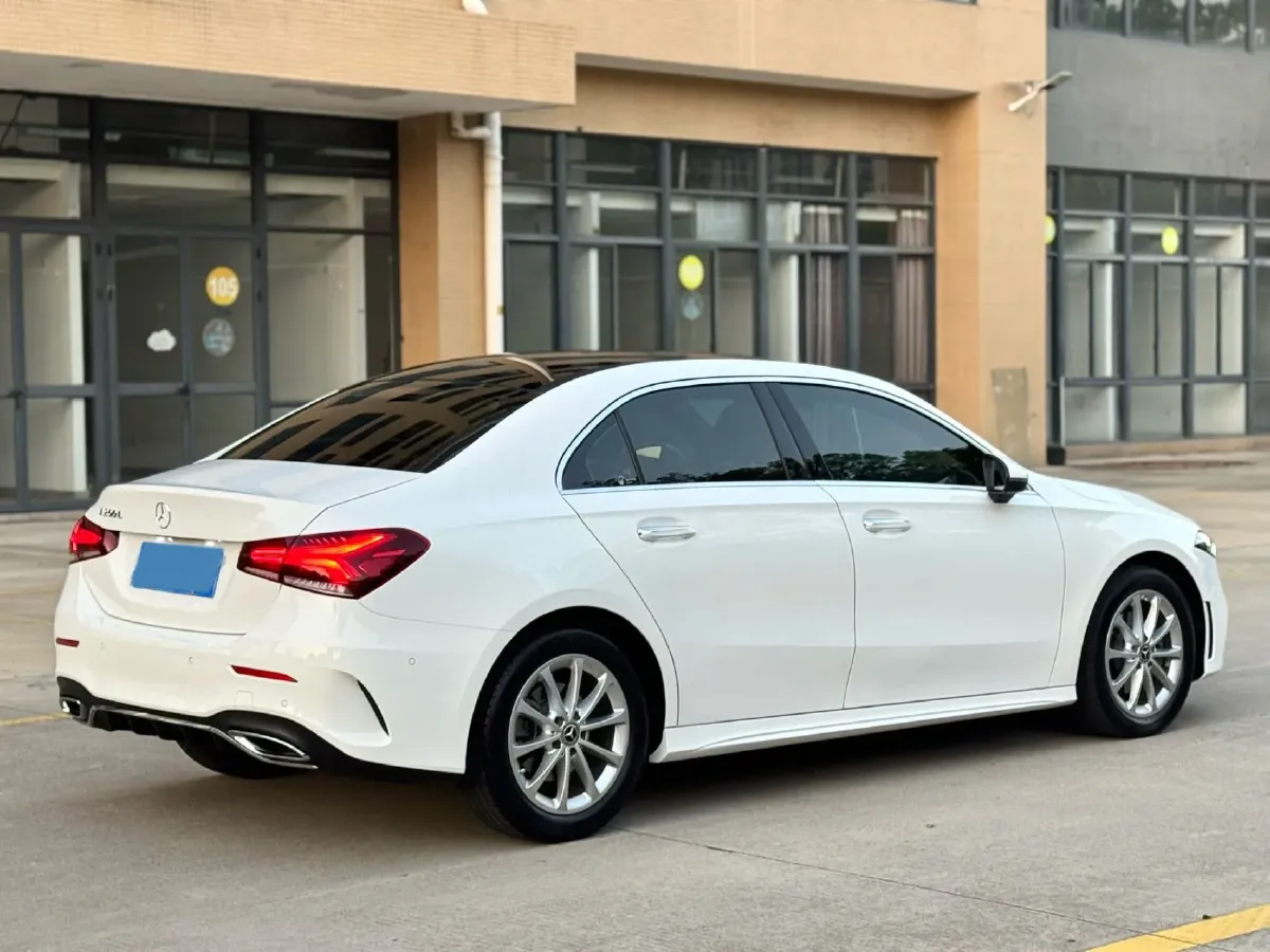 2021 Mercedes-Benz A Class 1.3T 163HP L4 7DCT,autocango,china used car exporter,china ev exporter,chinese used car exporter,chinese used ev exporter