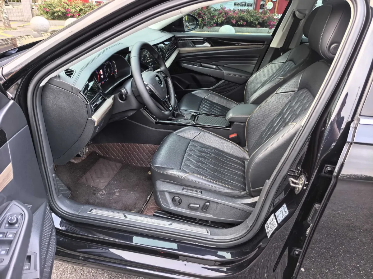 2020 Volkswagen Passat 2.0T 186HP L4 7DCT,autocango,china used car exporter,china ev exporter,chinese used car exporter,chinese used ev exporter
