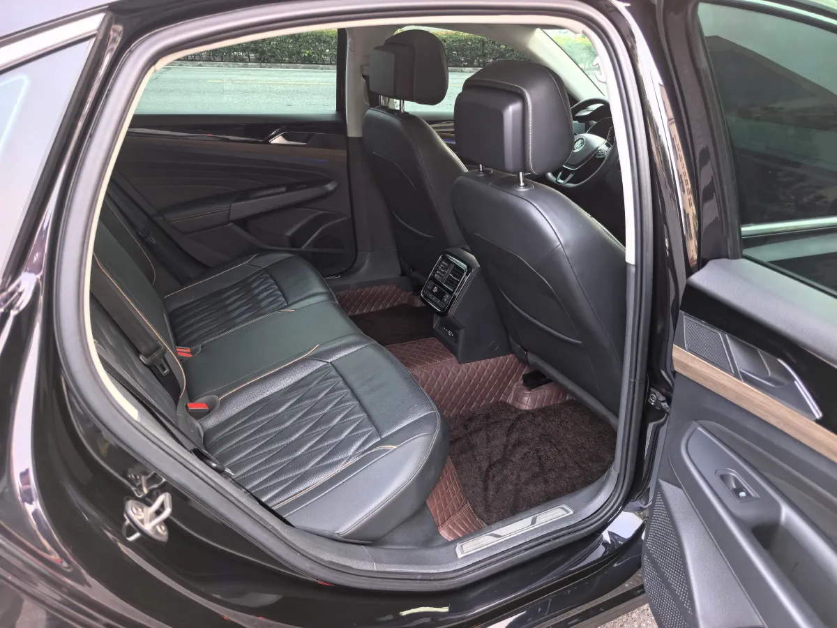 2020 Volkswagen Passat 2.0T 186HP L4 7DCT,autocango,china used car exporter,china ev exporter,chinese used car exporter,chinese used ev exporter