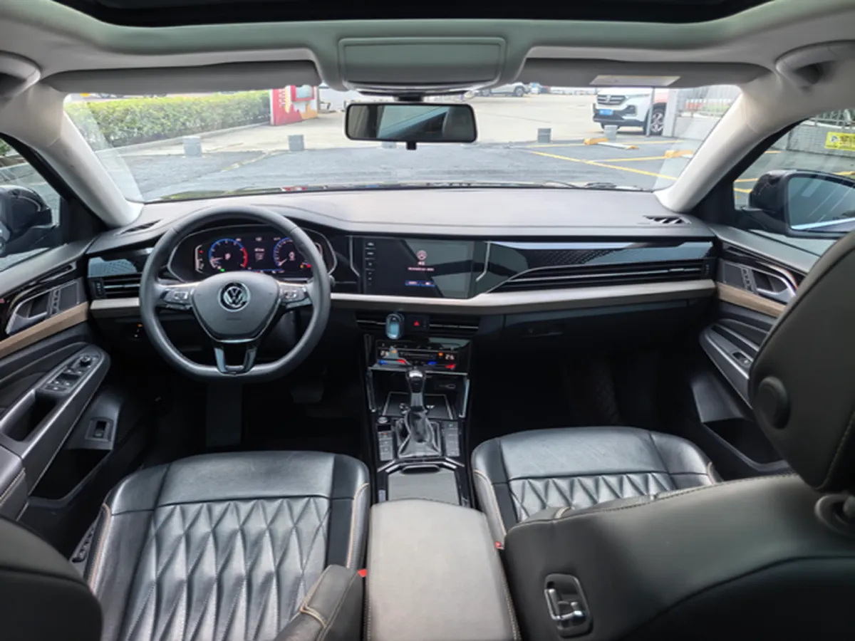 2020 Volkswagen Passat 2.0T 186HP L4 7DCT,autocango,china used car exporter,china ev exporter,chinese used car exporter,chinese used ev exporter