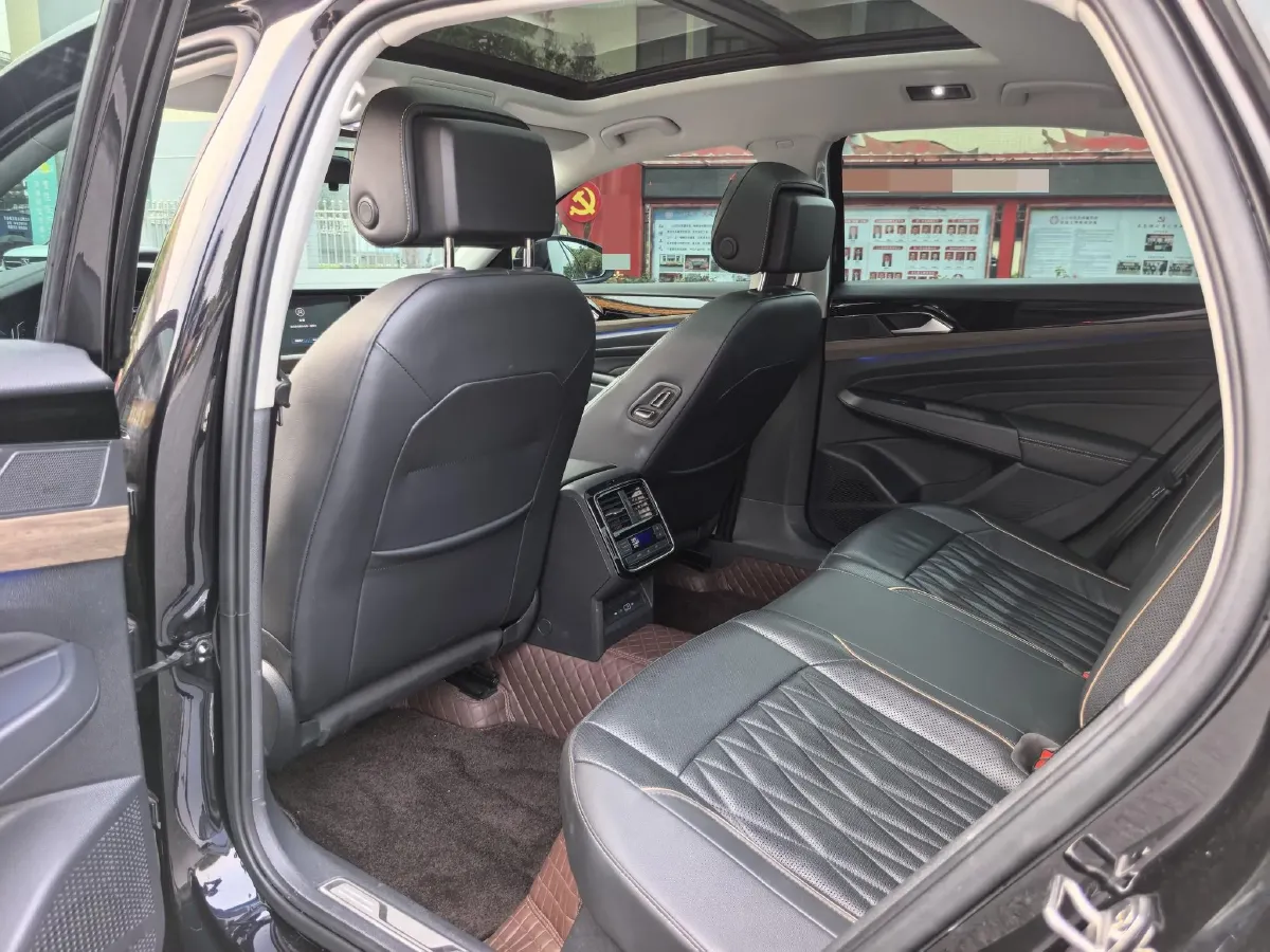 2020 Volkswagen Passat 2.0T 186HP L4 7DCT,autocango,china used car exporter,china ev exporter,chinese used car exporter,chinese used ev exporter