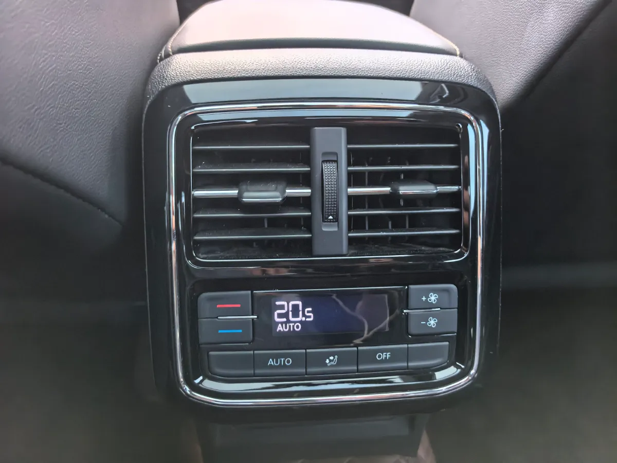 2020 Volkswagen Passat 2.0T 186HP L4 7DCT,autocango,china used car exporter,china ev exporter,chinese used car exporter,chinese used ev exporter