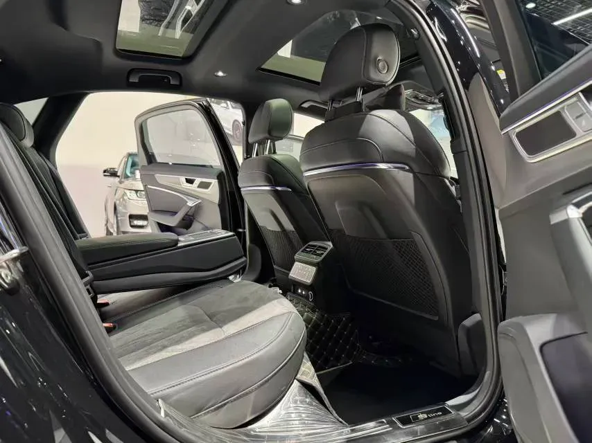 2024 Audi A6L 2.0T 245HP L4 7DCT,autocango,china used car exporter,china ev exporter,chinese used car exporter,chinese used ev exporter