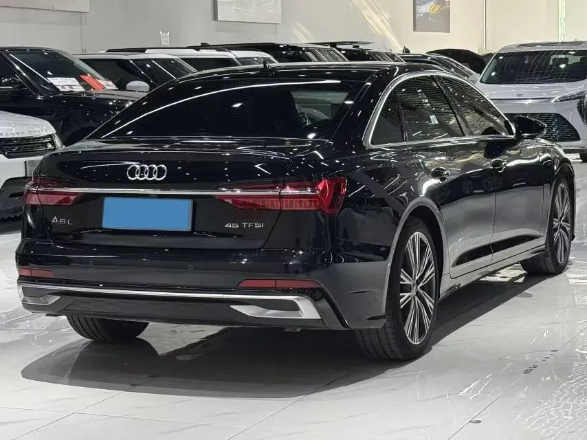 2024 Audi A6L 2.0T 245HP L4 7DCT,autocango,china used car exporter,china ev exporter,chinese used car exporter,chinese used ev exporter