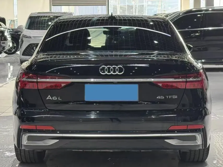2024 Audi A6L 2.0T 245HP L4 7DCT,autocango,china used car exporter,china ev exporter,chinese used car exporter,chinese used ev exporter