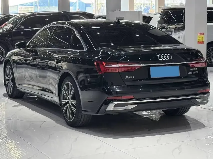 2024 Audi A6L 2.0T 245HP L4 7DCT,autocango,china used car exporter,china ev exporter,chinese used car exporter,chinese used ev exporter