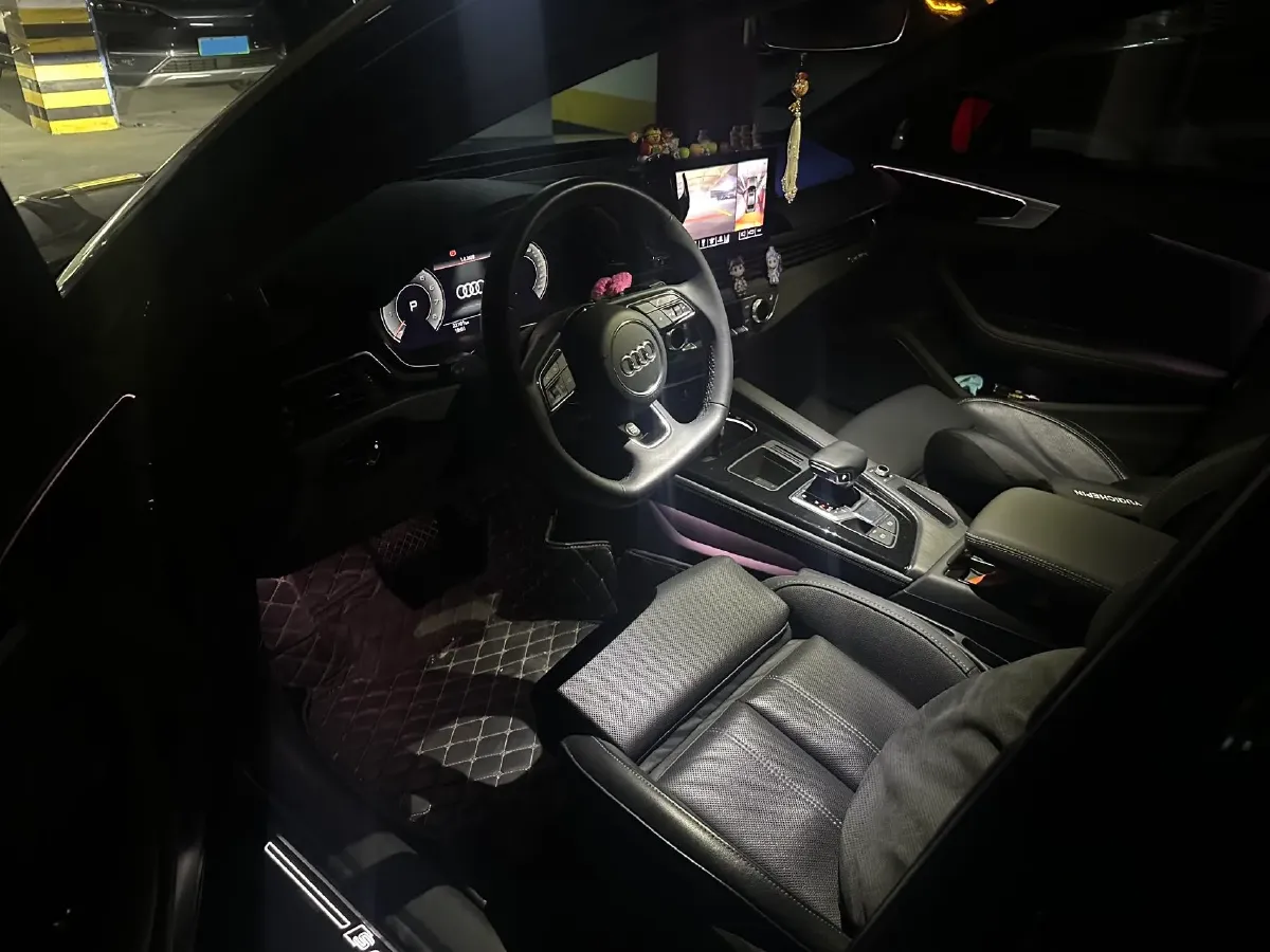 2023 Audi A4L 2.0T 190HP L4 7DCT,autocango,china used car exporter,china ev exporter,chinese used car exporter,chinese used ev exporter