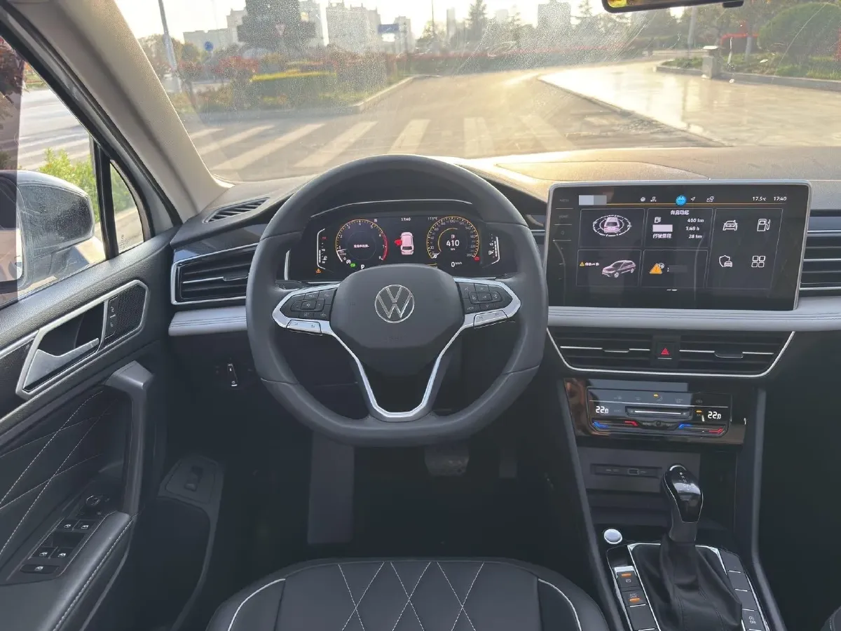 2024 Volkswagen Tiguan L 1.5T 160HP L4 7DCT,autocango,china used car exporter,china ev exporter,chinese used car exporter,chinese used ev exporter