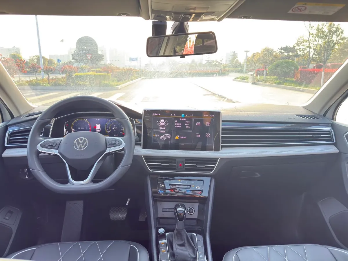 2024 Volkswagen Tiguan L 1.5T 160HP L4 7DCT,autocango,china used car exporter,china ev exporter,chinese used car exporter,chinese used ev exporter