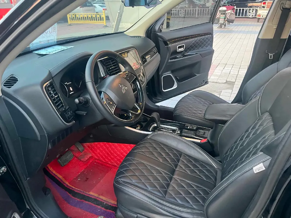 2021 Mitsubishi Outlander 2.0L 166HP L4 CVT,autocango,china used car exporter,china ev exporter,chinese used car exporter,chinese used ev exporter