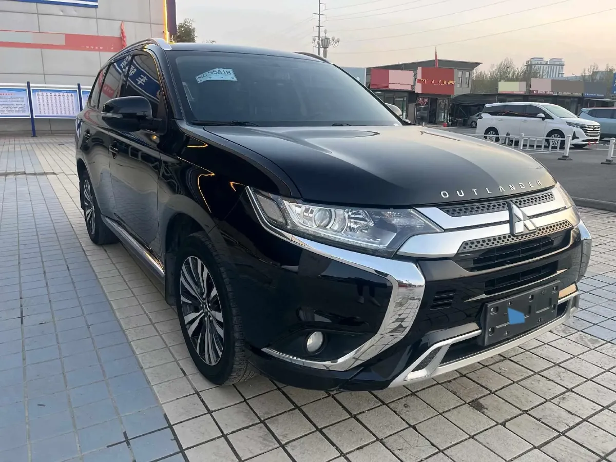 2021 Mitsubishi Outlander 2.0L 166HP L4 CVT,autocango,china used car exporter,china ev exporter,chinese used car exporter,chinese used ev exporter