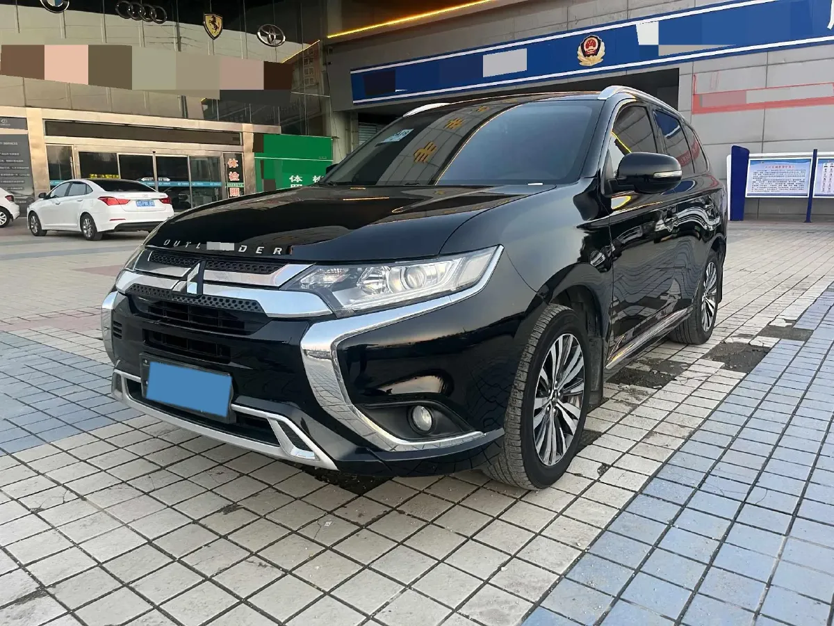 2021 Mitsubishi Outlander 2.0L 166HP L4 CVT,autocango,china used car exporter,china ev exporter,chinese used car exporter,chinese used ev exporter