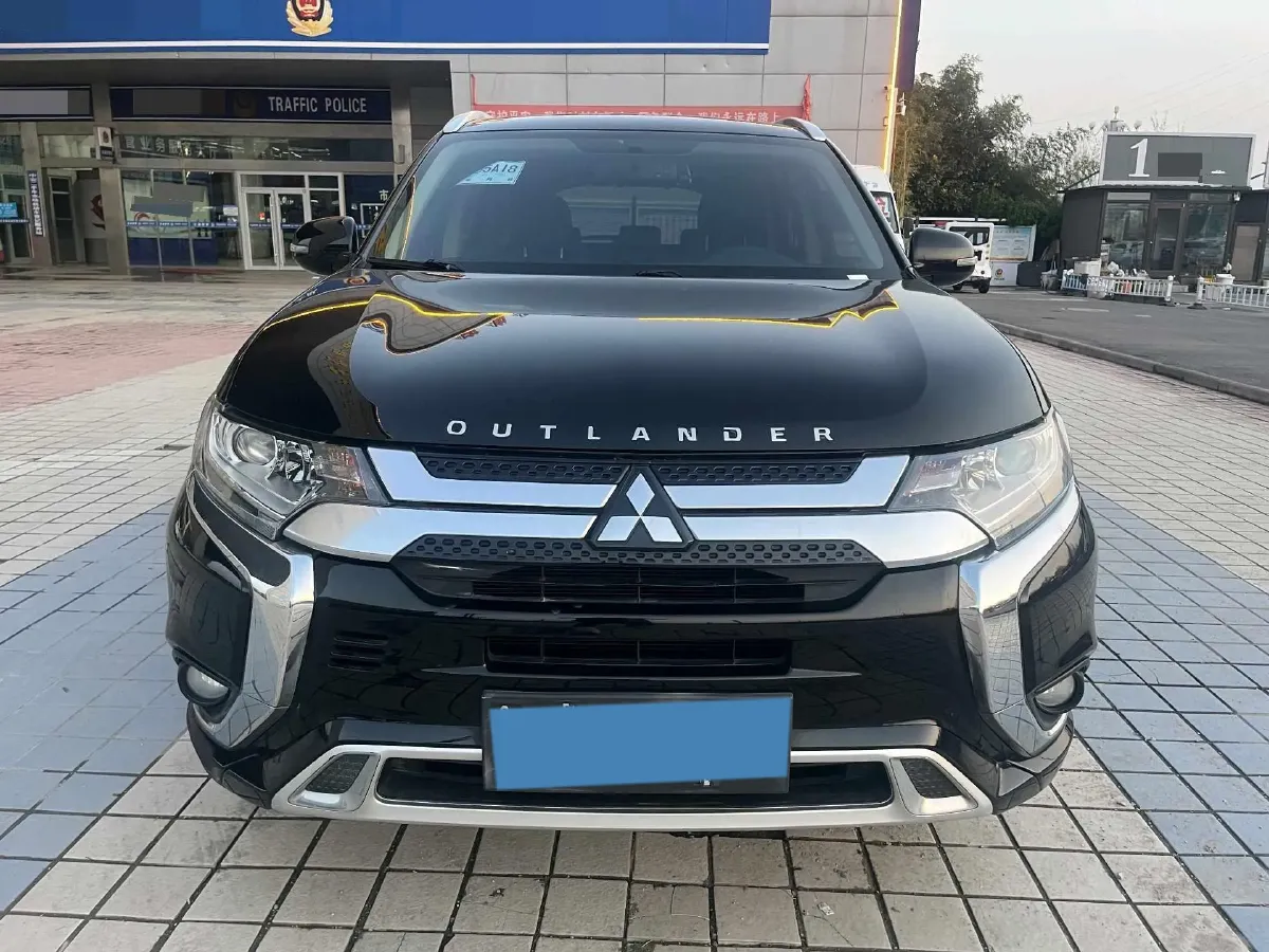 2021 Mitsubishi Outlander 2.0L 166HP L4 CVT,autocango,china used car exporter,china ev exporter,chinese used car exporter,chinese used ev exporter