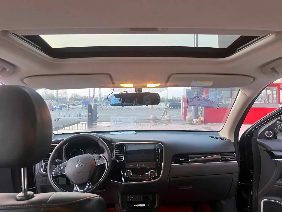 2021 Mitsubishi Outlander 2.0L 166HP L4 CVT,autocango,china used car exporter,china ev exporter,chinese used car exporter,chinese used ev exporter