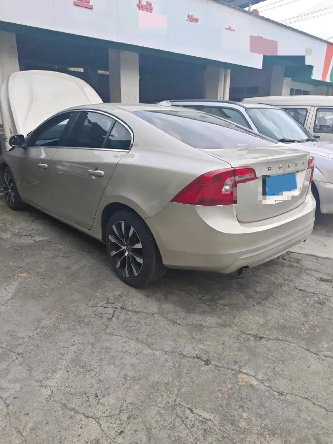 2018 Volvo S60 1.5T 152HP L4 6AT,autocango,china used car exporter,china ev exporter,chinese used car exporter,chinese used ev exporter