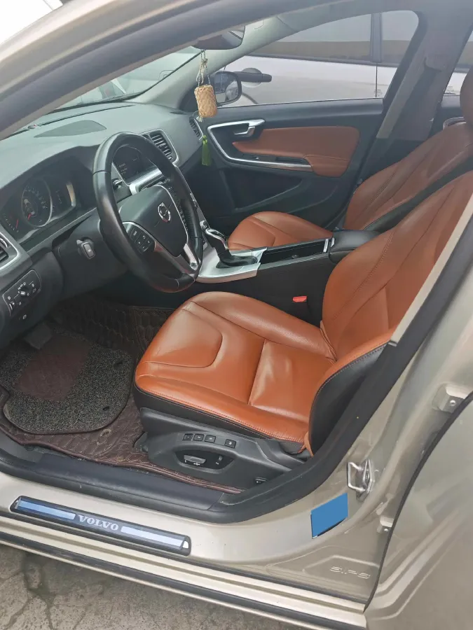 2018 Volvo S60 1.5T 152HP L4 6AT,autocango,china used car exporter,china ev exporter,chinese used car exporter,chinese used ev exporter