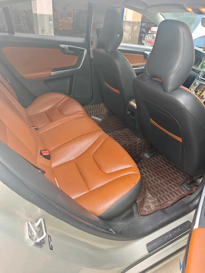 2018 Volvo S60 1.5T 152HP L4 6AT,autocango,china used car exporter,china ev exporter,chinese used car exporter,chinese used ev exporter