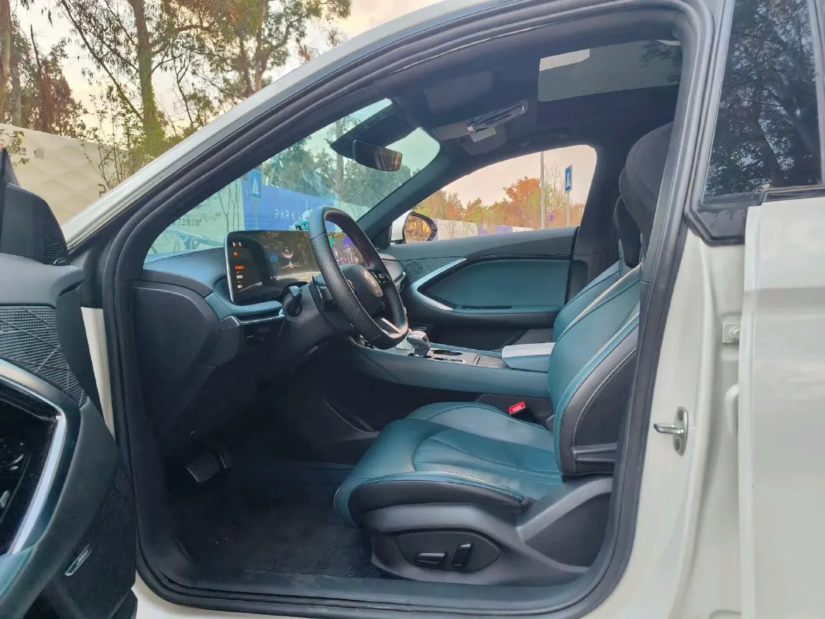 2023 MG 7 1.5T 188HP L4 7DCT,autocango,china used car exporter,china ev exporter,chinese used car exporter,chinese used ev exporter