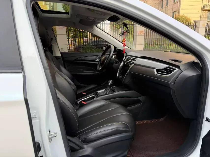 2019 Roewe i5 1.5L 120HP L4 CVT,autocango,china used car exporter,china ev exporter,chinese used car exporter,chinese used ev exporter