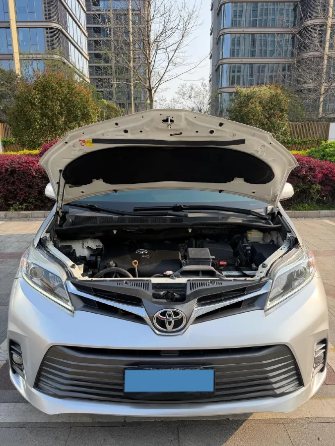 2018 Toyota Highlander 2.0T 220HP L4 6AT,autocango,china used car exporter,china ev exporter,chinese used car exporter,chinese used ev exporter