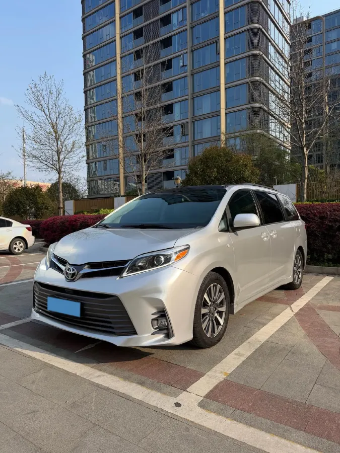 2018 Toyota Highlander 2.0T 220HP L4 6AT,autocango,china used car exporter,china ev exporter,chinese used car exporter,chinese used ev exporter