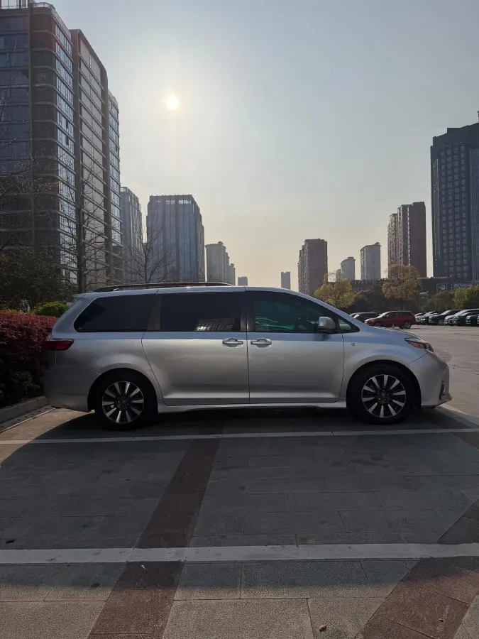 2018 Toyota Highlander 2.0T 220HP L4 6AT,autocango,china used car exporter,china ev exporter,chinese used car exporter,chinese used ev exporter