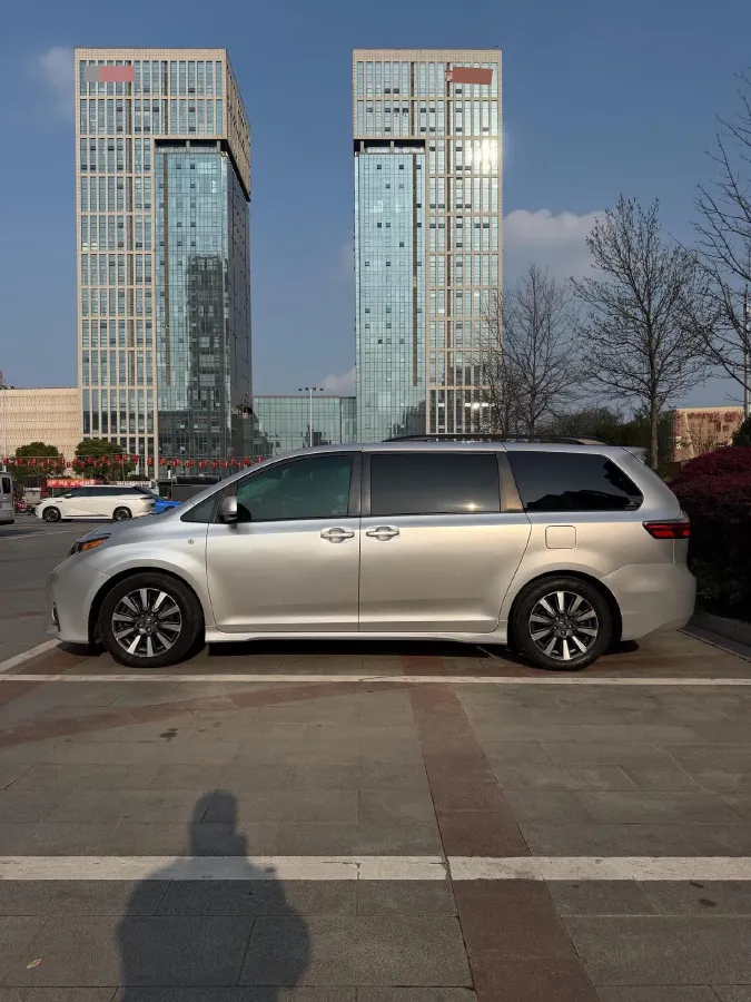 2018 Toyota Highlander 2.0T 220HP L4 6AT,autocango,china used car exporter,china ev exporter,chinese used car exporter,chinese used ev exporter
