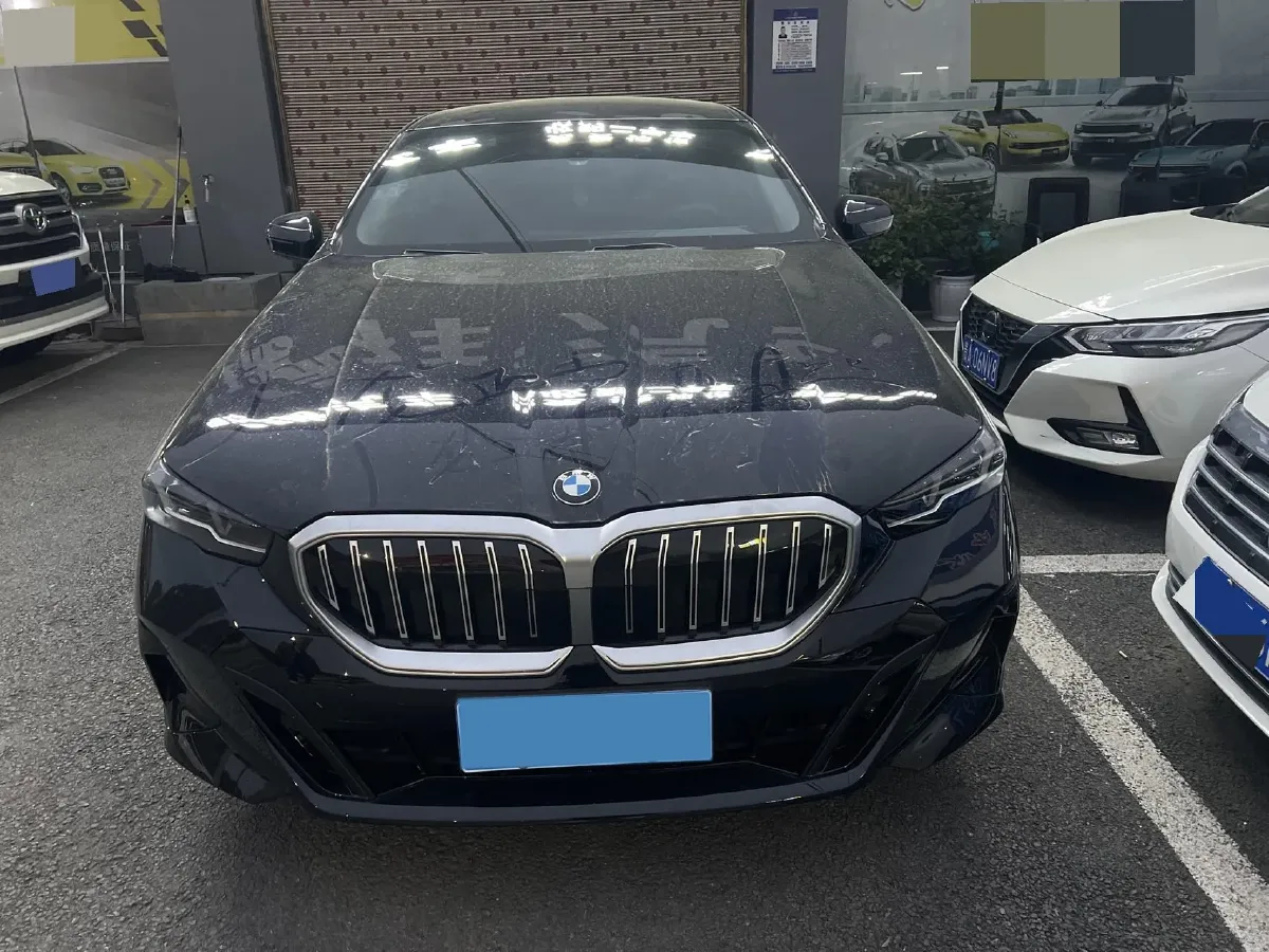 2024 BMW 5 Series 2.0T 190HP L4 8AT,autocango,china used car exporter,china ev exporter,chinese used car exporter,chinese used ev exporter