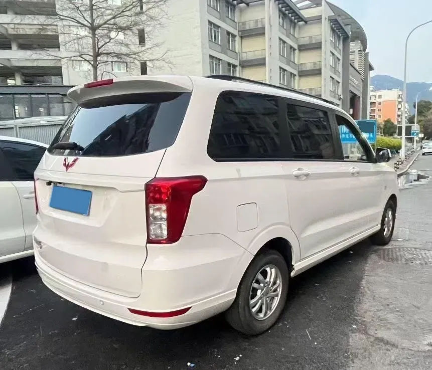 2019 WuLing HongGuang 1.5L 99HP L4 6MT,autocango,china used car exporter,china ev exporter,chinese used car exporter,chinese used ev exporter