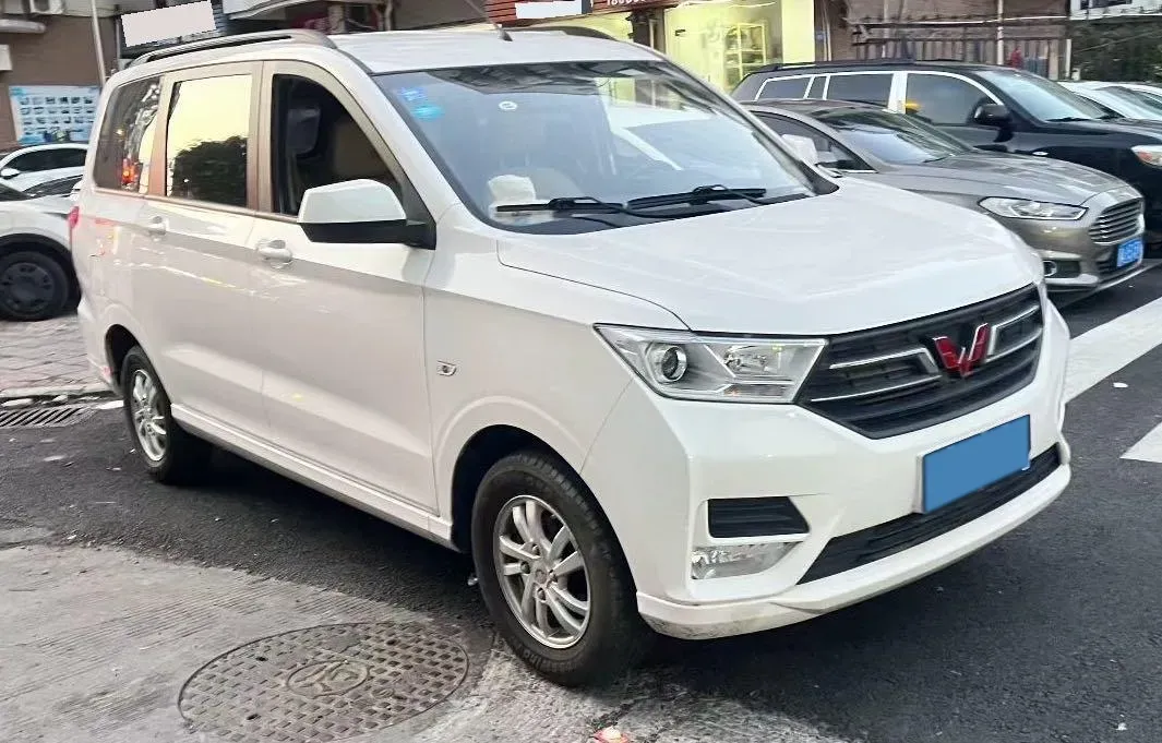 2019 WuLing HongGuang 1.5L 99HP L4 6MT,autocango,china used car exporter,china ev exporter,chinese used car exporter,chinese used ev exporter