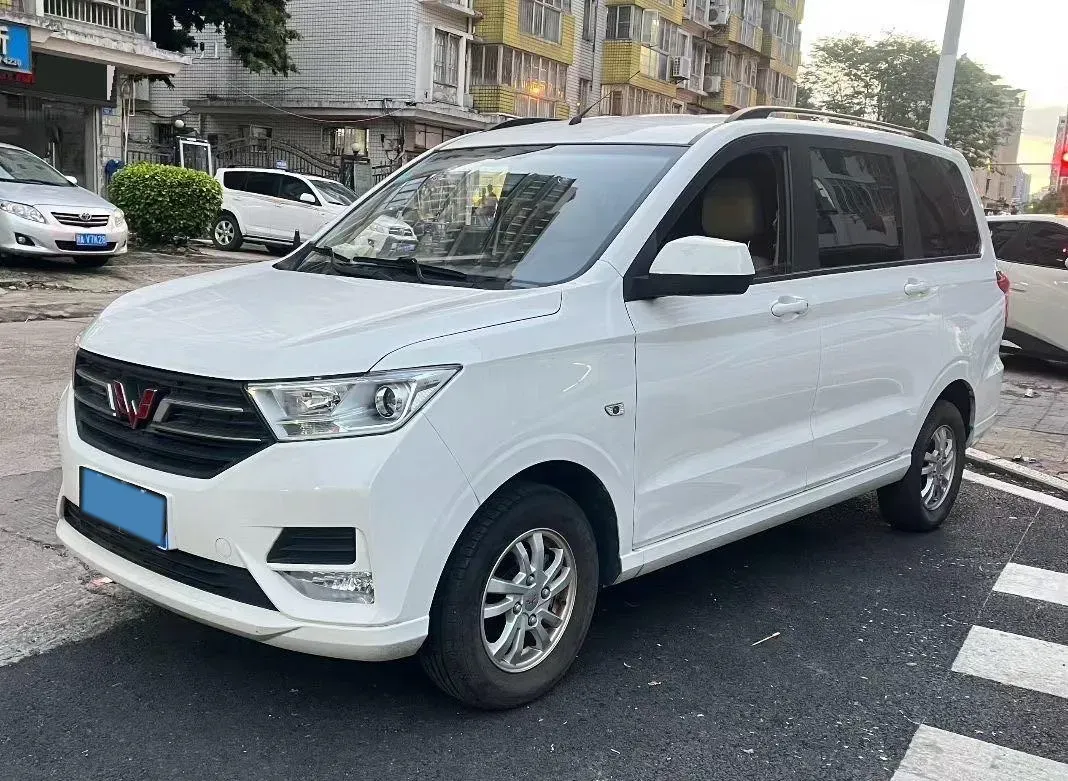 2019 WuLing HongGuang 1.5L 99HP L4 6MT,autocango,china used car exporter,china ev exporter,chinese used car exporter,chinese used ev exporter