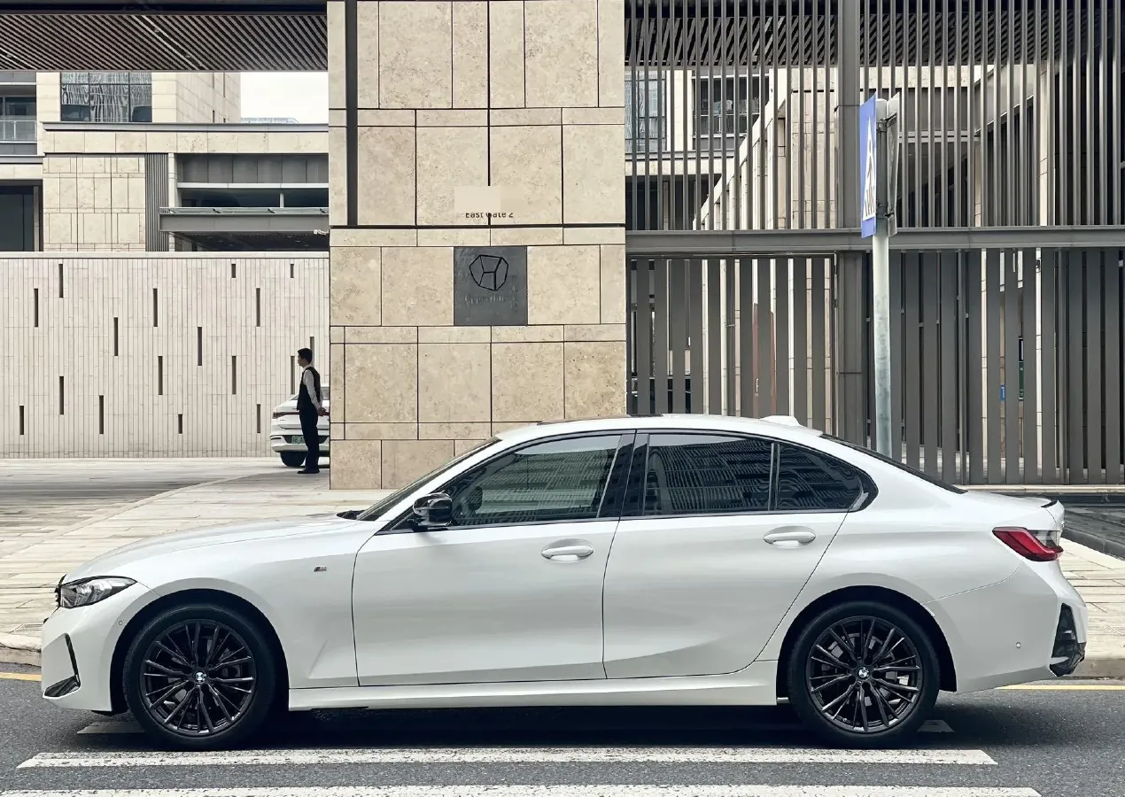 2024 BMW 3 Series 2.0T 184HP L4 8AT,autocango,china used car exporter,china ev exporter,chinese used car exporter,chinese used ev exporter