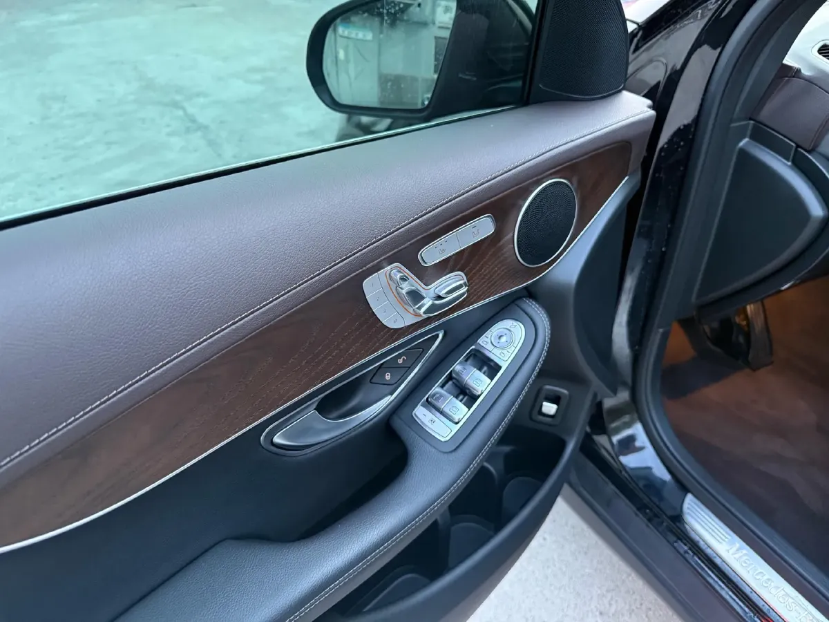 2022 Mercedes-Benz GLC Class 2.0T 197HP L4 9AT,autocango,china used car exporter,china ev exporter,chinese used car exporter,chinese used ev exporter