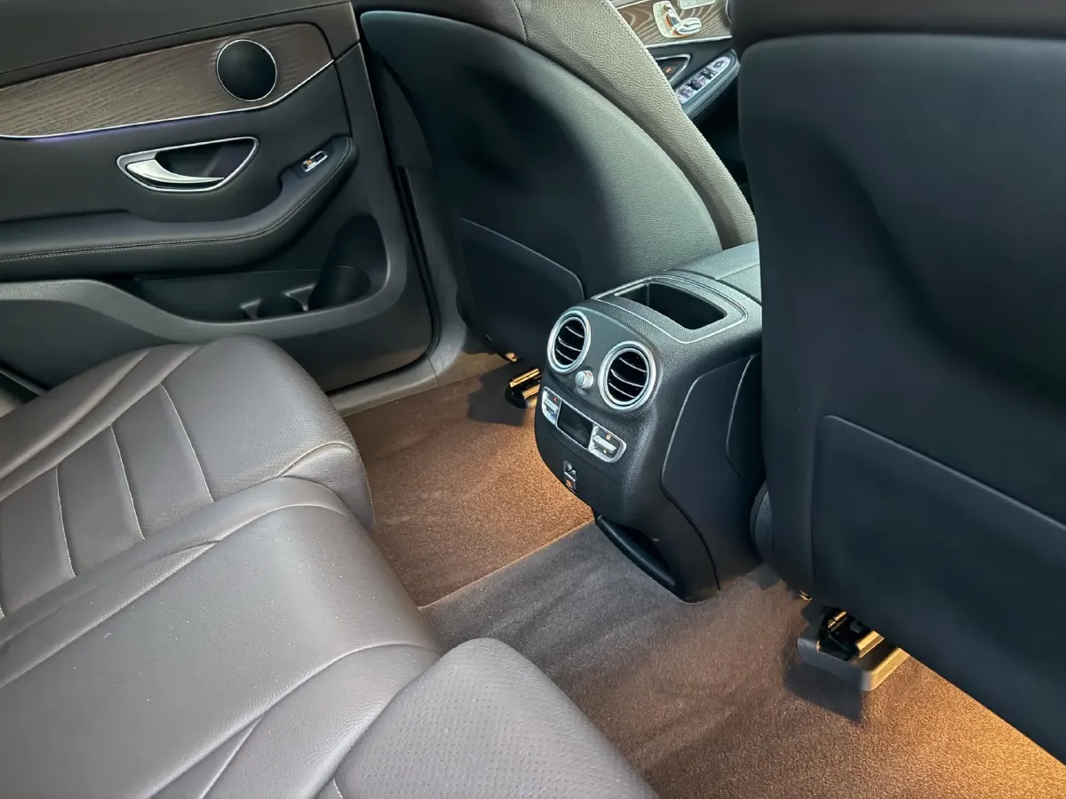 2022 Mercedes-Benz GLC Class 2.0T 197HP L4 9AT,autocango,china used car exporter,china ev exporter,chinese used car exporter,chinese used ev exporter