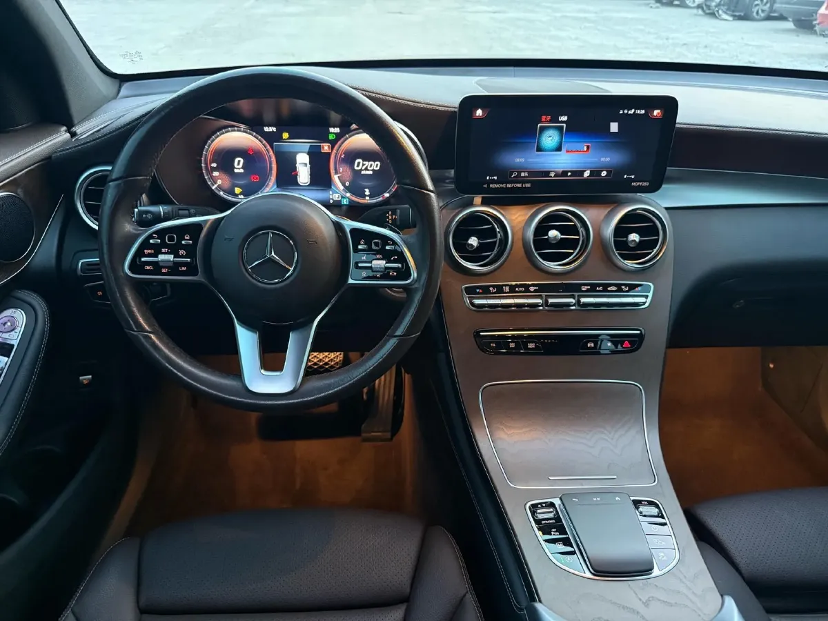 2022 Mercedes-Benz GLC Class 2.0T 197HP L4 9AT,autocango,china used car exporter,china ev exporter,chinese used car exporter,chinese used ev exporter