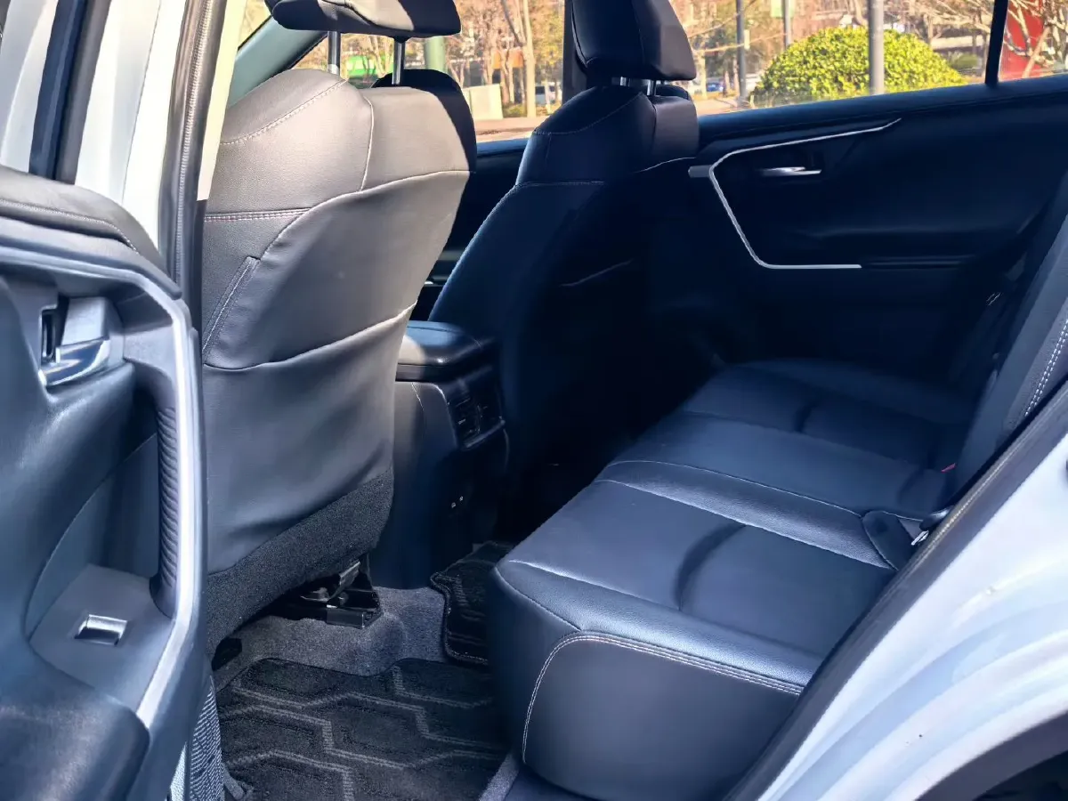 2023 Toyota RAV4 2.0L 171HP L4 CVT,autocango,china used car exporter,china ev exporter,chinese used car exporter,chinese used ev exporter