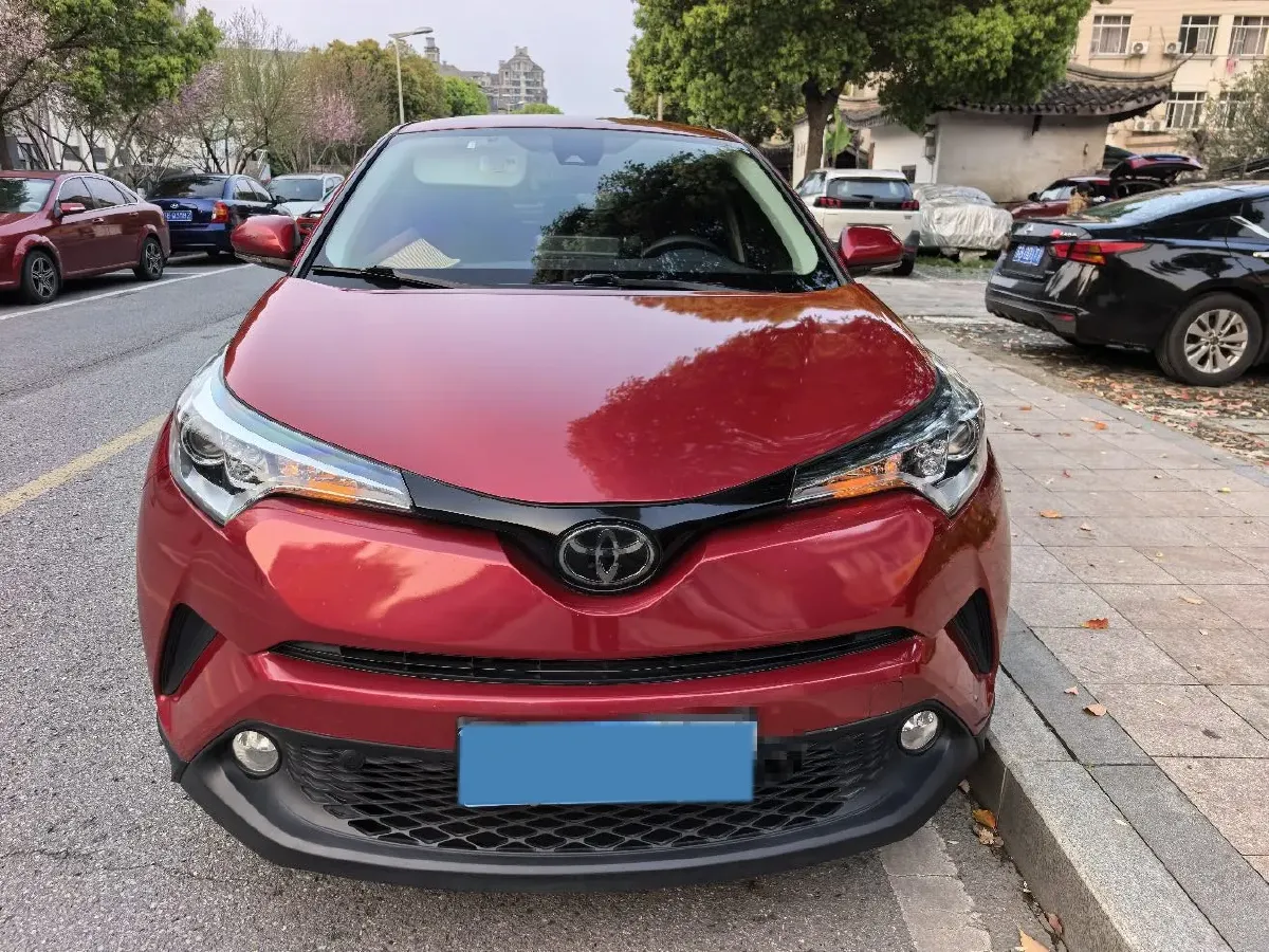 2018 Toyota C-HR 2.0L 171HP L4 CVT,autocango,china used car exporter,china ev exporter,chinese used car exporter,chinese used ev exporter