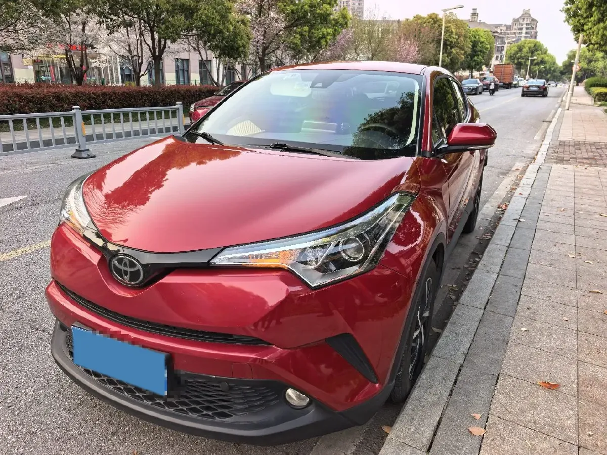 2018 Toyota C-HR 2.0L 171HP L4 CVT,autocango,china used car exporter,china ev exporter,chinese used car exporter,chinese used ev exporter