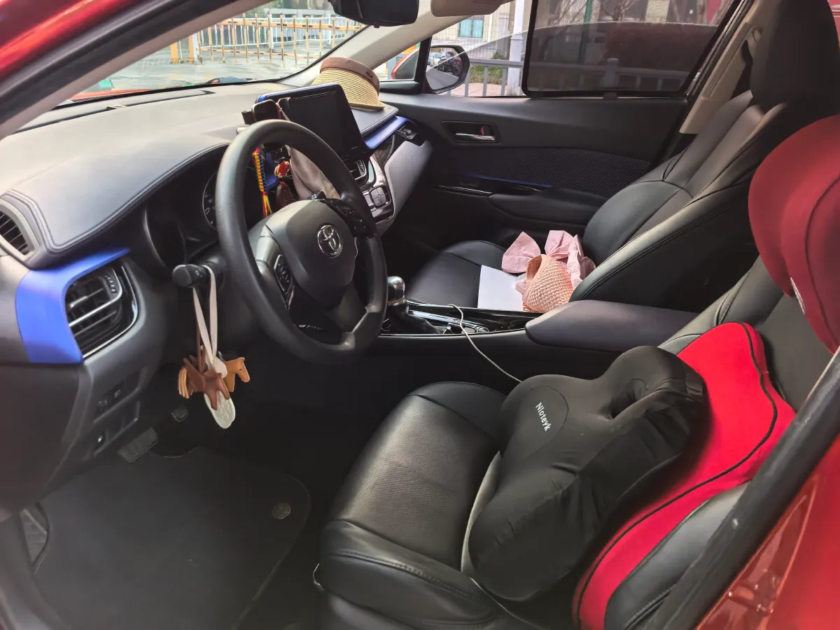 2018 Toyota C-HR 2.0L 171HP L4 CVT,autocango,china used car exporter,china ev exporter,chinese used car exporter,chinese used ev exporter