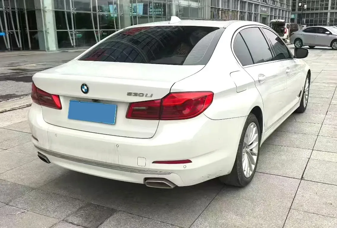 2020 BMW 5 Series 2.0T 252HP L4 8AT,autocango,china used car exporter,china ev exporter,chinese used car exporter,chinese used ev exporter