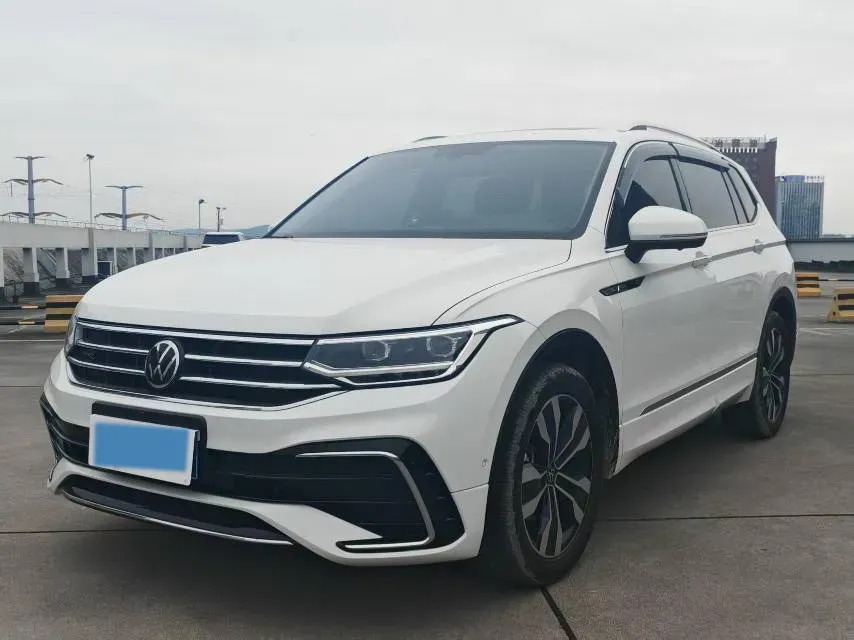2024 Volkswagen Tiguan L 2.0T 186HP L4 7DCT,autocango,china used car exporter,china ev exporter,chinese used car exporter,chinese used ev exporter