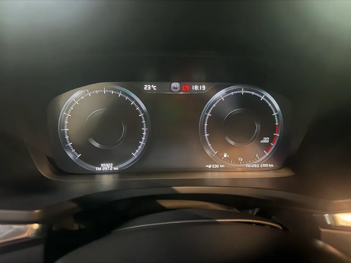 2020 Volvo S60 2.0T 190HP L4 8AT,autocango,china used car exporter,china ev exporter,chinese used car exporter,chinese used ev exporter