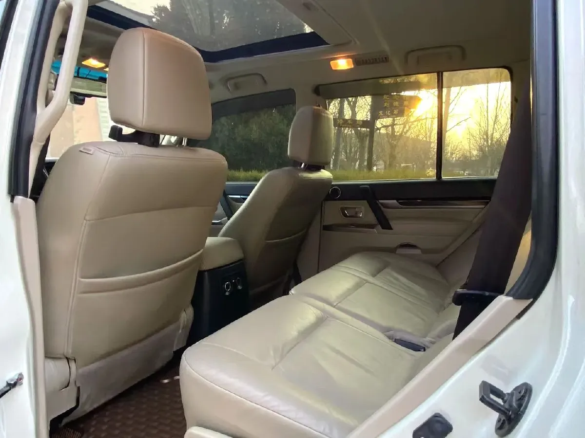 2017 Honda Jade 1.8L 141HP L4 5AT,autocango,china used car exporter,china ev exporter,chinese used car exporter,chinese used ev exporter