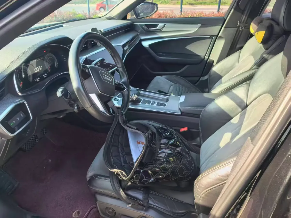 2021 Audi A6L 2.0T 190HP L4 7DCT,autocango,china used car exporter,china ev exporter,chinese used car exporter,chinese used ev exporter