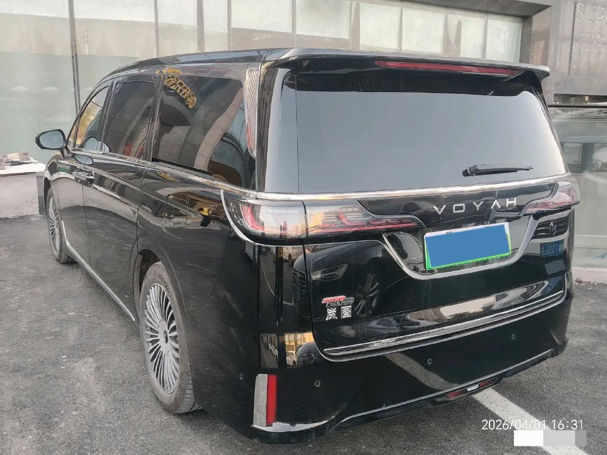 2025 Voyah Dream 1.5T 150HP L4 PHEV 41.7KWH,autocango,china used car exporter,china ev exporter,chinese used car exporter,chinese used ev exporter